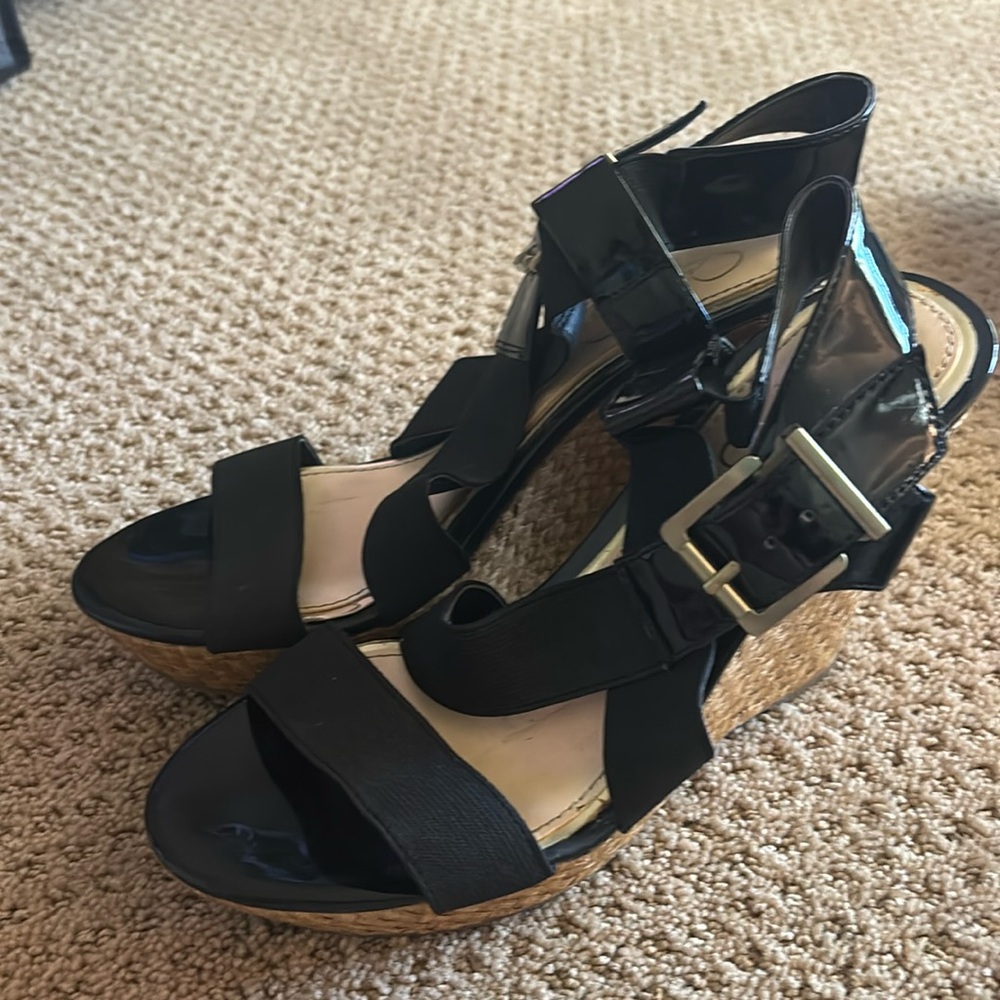 Excellent used condition Jessica Simpson wedges 8.5